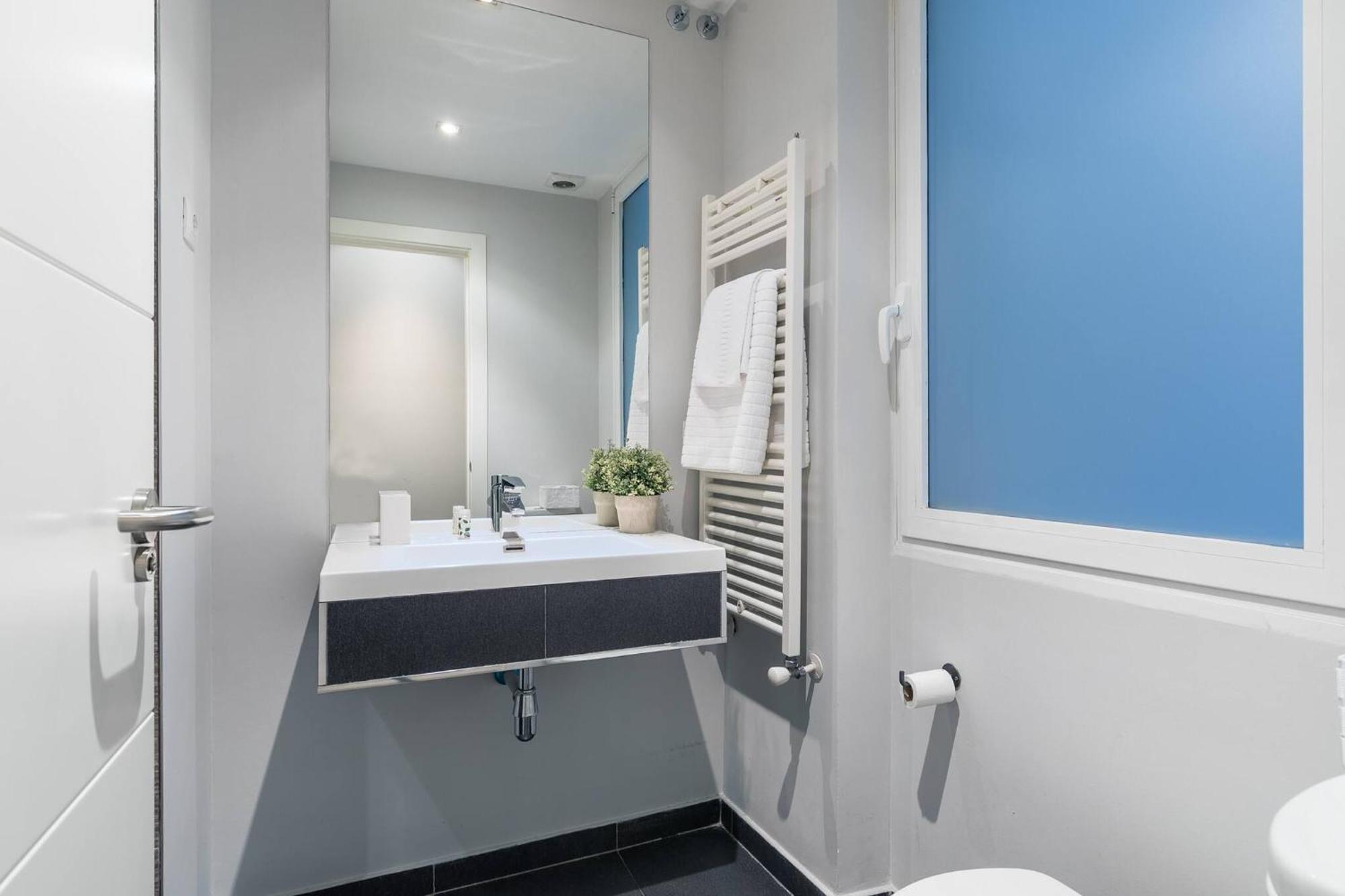 Castellana Suites Madrid Eksteriør bilde